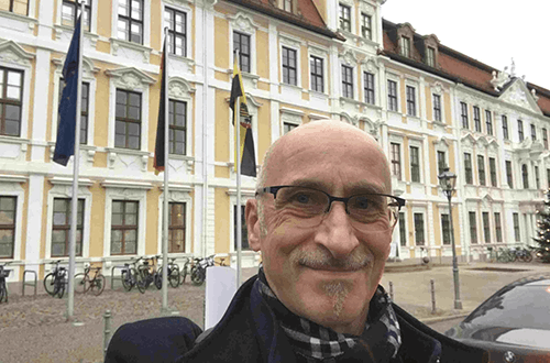 Vor dem Landtag
